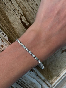 Exquisite 14k White Gold Diamond Tennis Bracelet - 5.66ctw LAB Diamonds