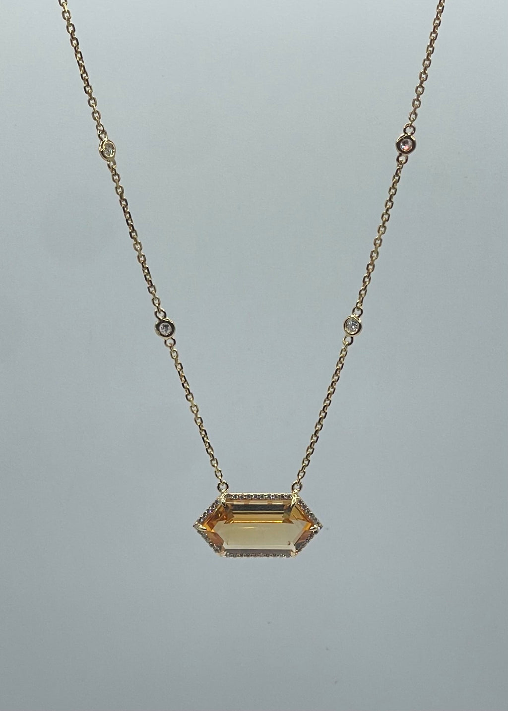 Citrine and Diamond Necklace in 18k Yellow Gold