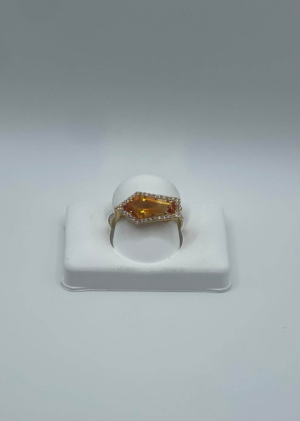 2.40ct Citrine & 0.33ct Diamond Ring in 18k Yellow Gold, Size 7