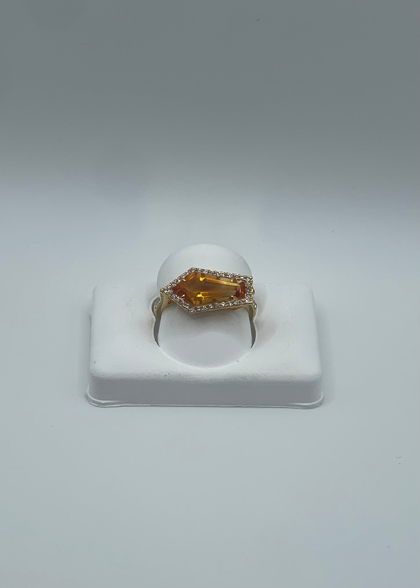 2.40ct Citrine & 0.33ct Diamond Ring in 18k Yellow Gold, Size 7