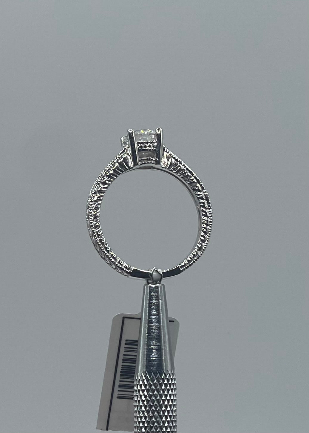 Classic 14K White Gold Round-Cut Diamond Engagement Ring with Engraved Band - 0.97 Carat, Lab F VS1