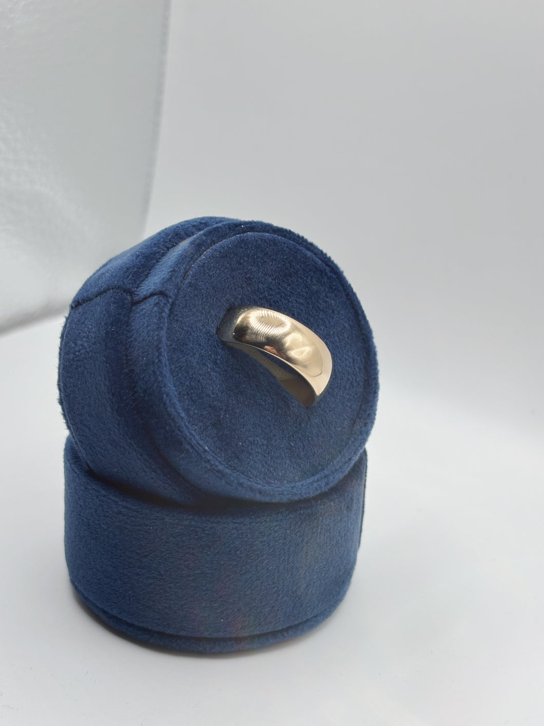 14K Yellow Gold Men’s Half-Round Wedding Band