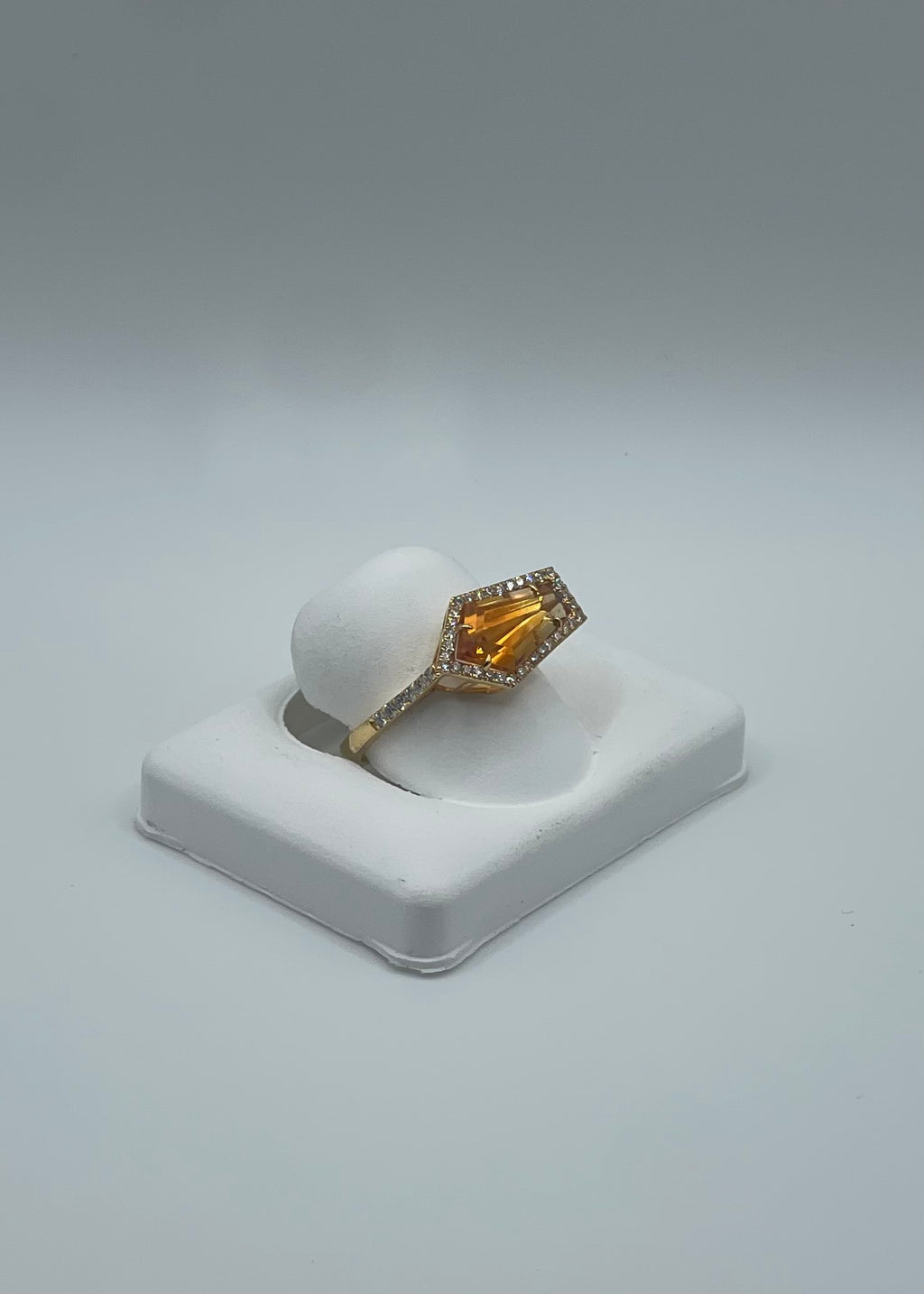 2.40ct Citrine & 0.33ct Diamond Ring in 18k Yellow Gold, Size 7