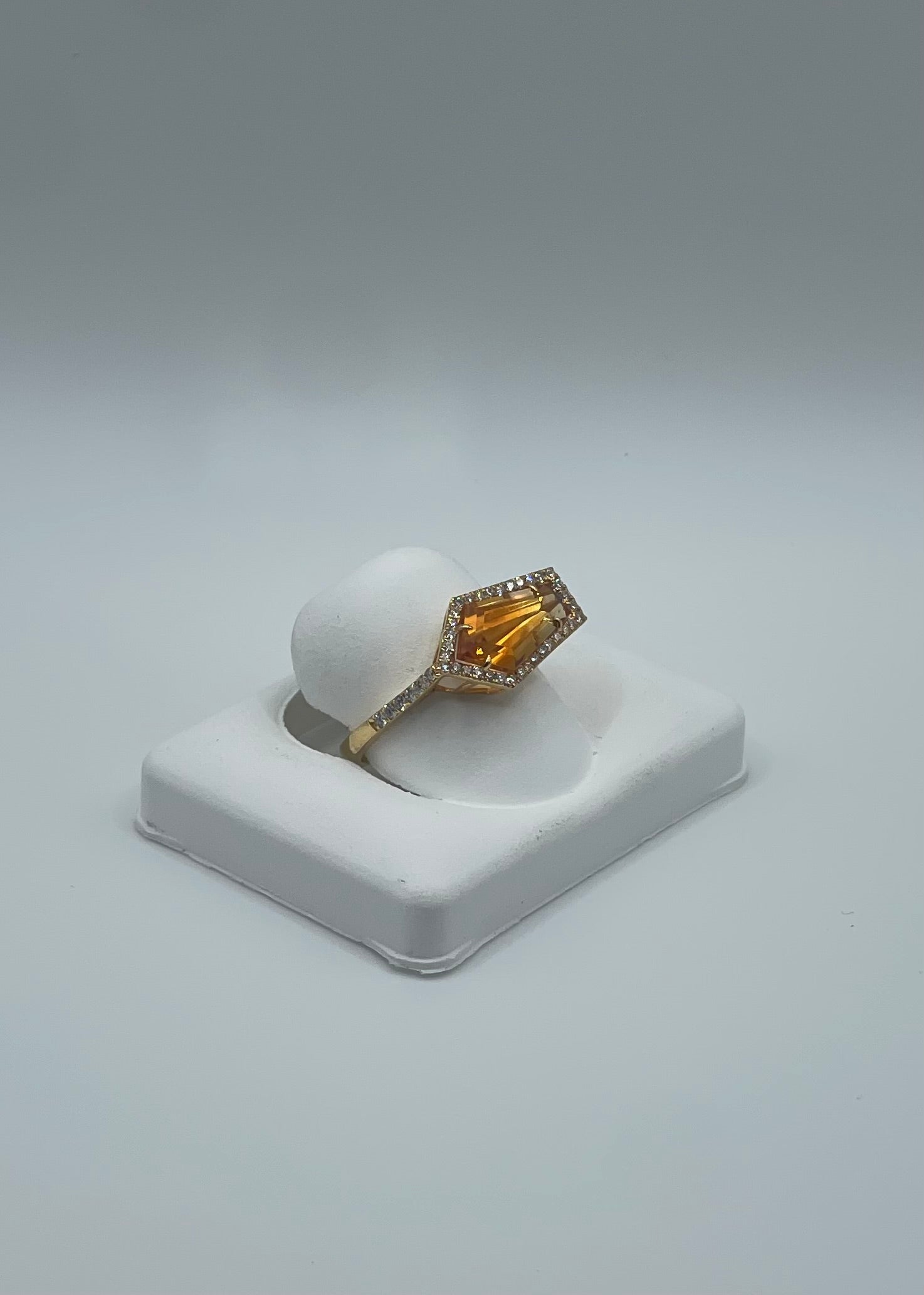 2.40ct Citrine & 0.33ct Diamond Ring in 18k Yellow Gold, Size 7