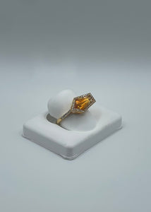 Stunning 18k Yellow Gold Ring with 2.40ct Citrine & 0.33ct Diamonds, Size 7