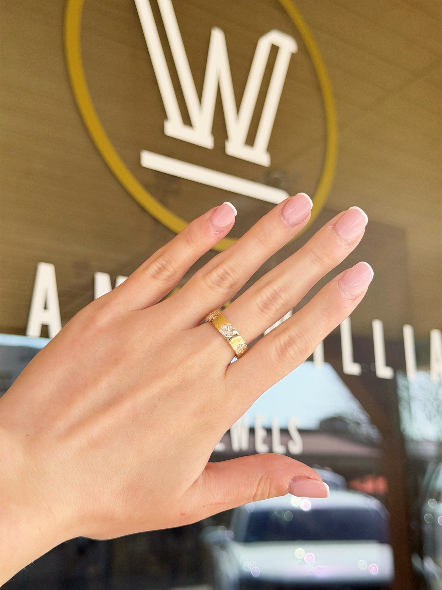 Diamond Quatrefoil Band