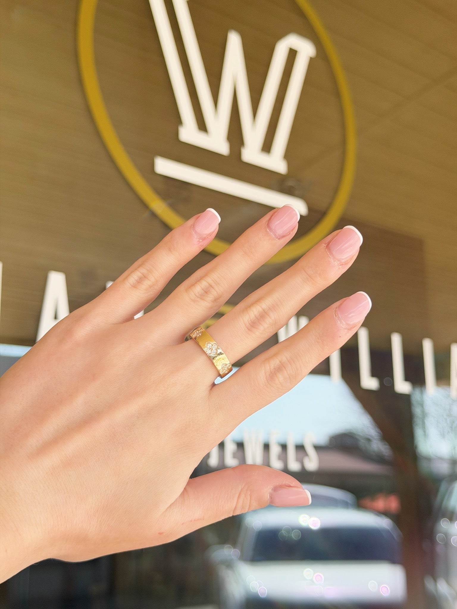 Diamond Quatrefoil Band