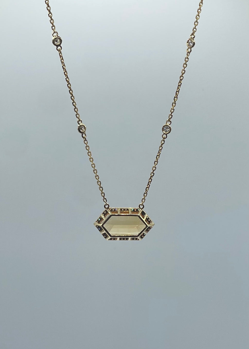 Citrine and Diamond Necklace in 18k Yellow Gold