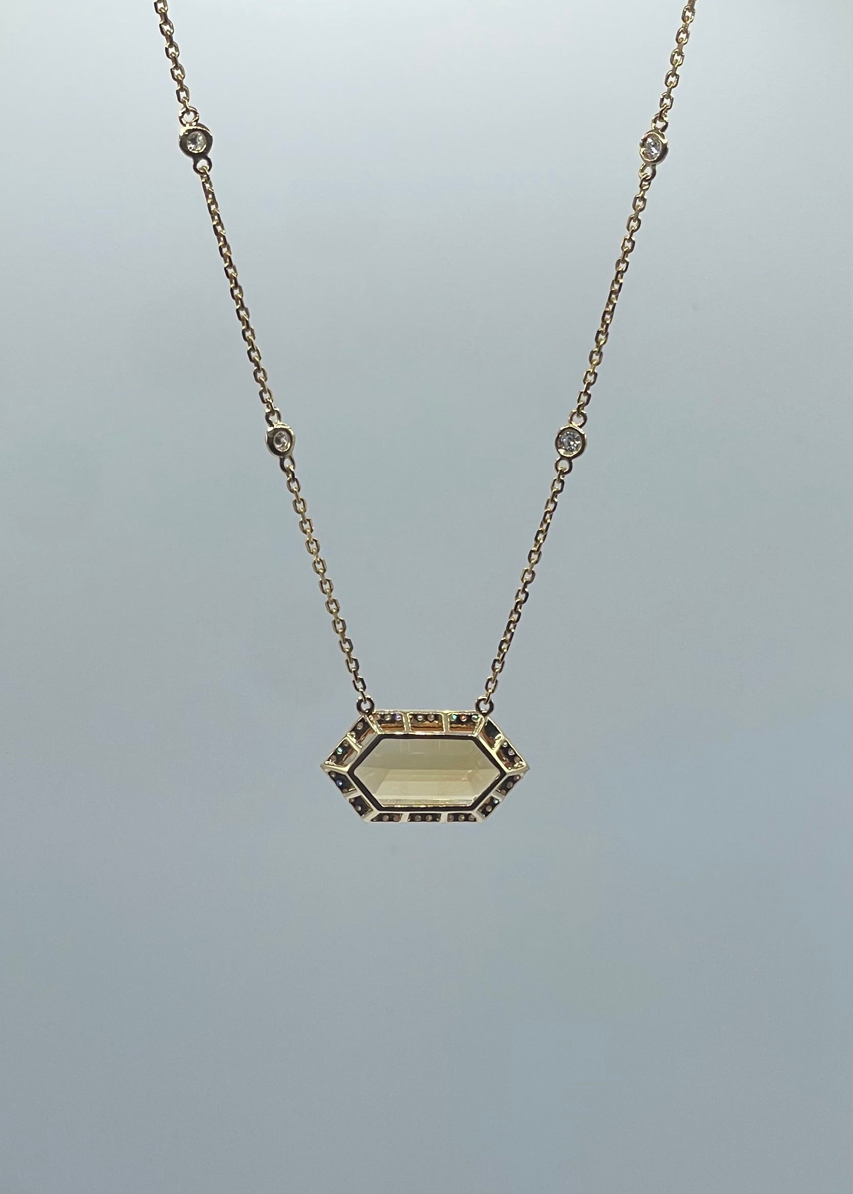 Citrine and Diamond Necklace in 18k Yellow Gold