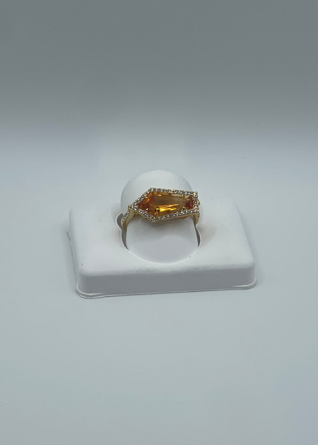 2.40ct Citrine & 0.33ct Diamond Ring in 18k Yellow Gold, Size 7