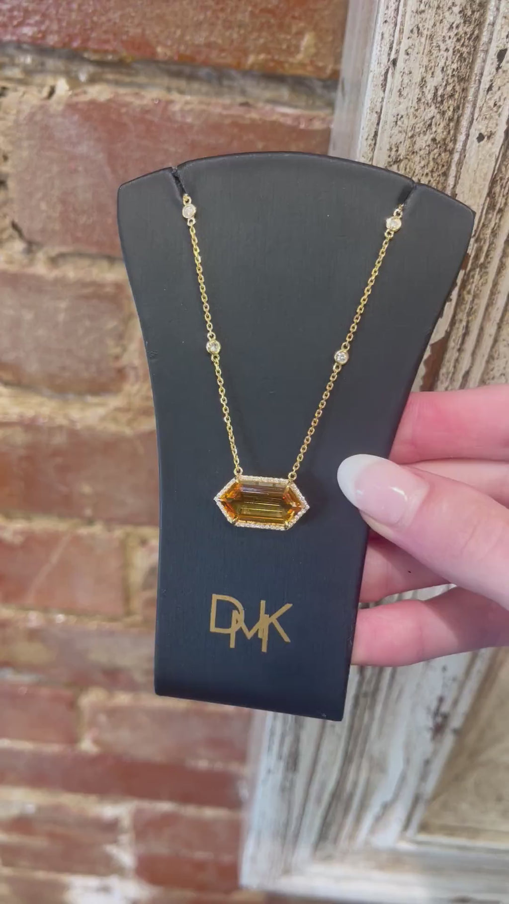 Citrine and Diamond Necklace in 18k Yellow Gold
