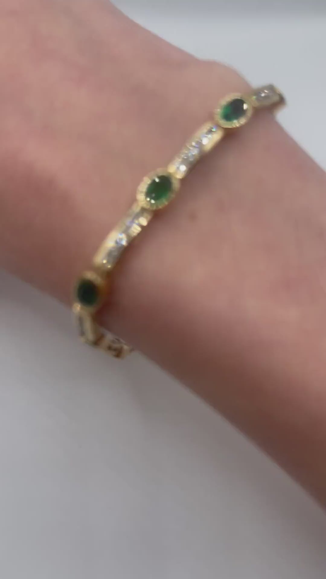 14k Yellow Gold Diamond and Emerald Bracelet