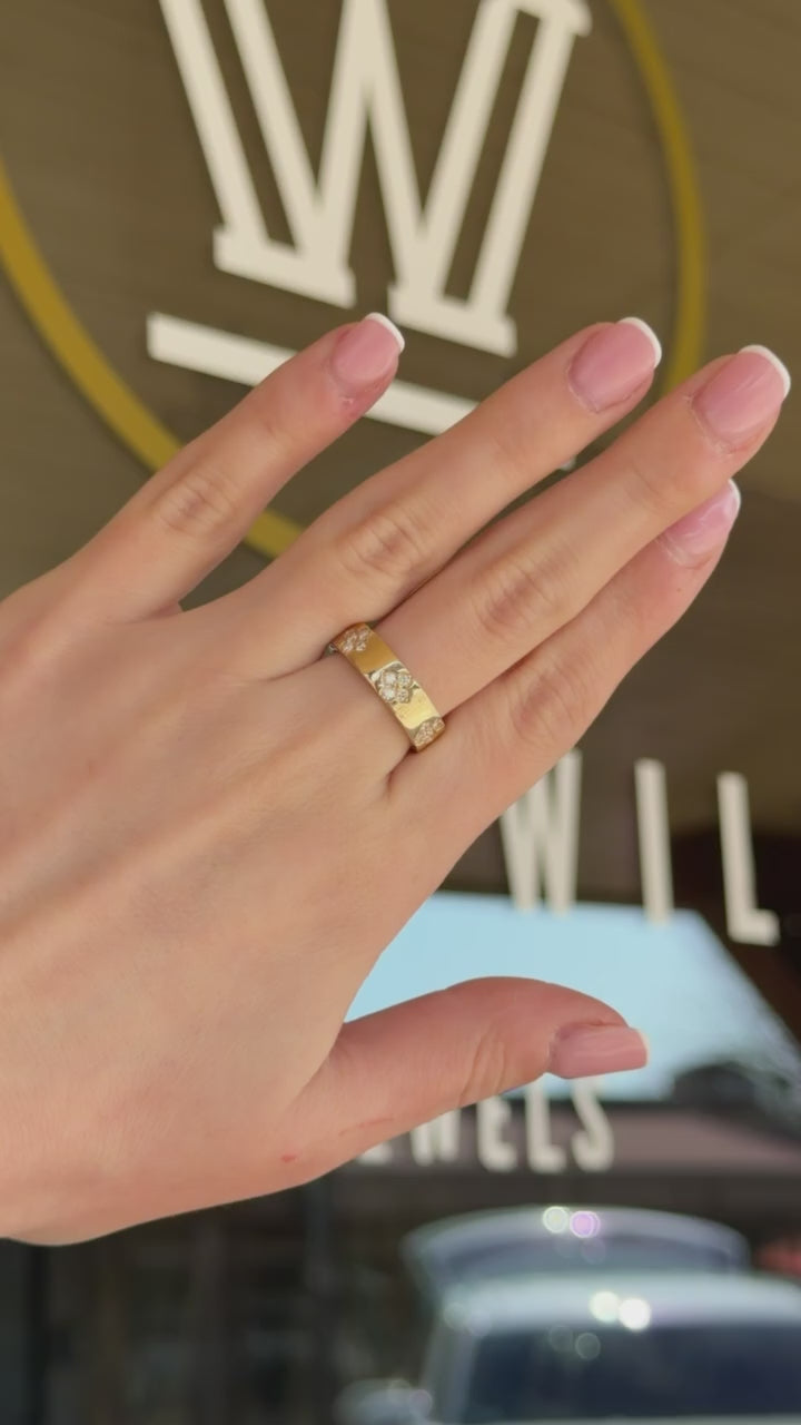 Diamond Quatrefoil Band