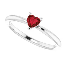 Load image into Gallery viewer, Solitaire Heart Ring
